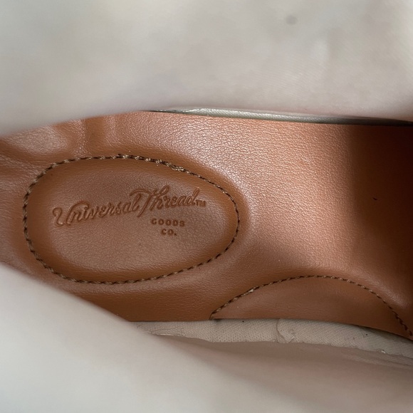 Universal Threads Cream High-Top Sneakers size 6. Zippers for easy slip on - Picture 4 of 6